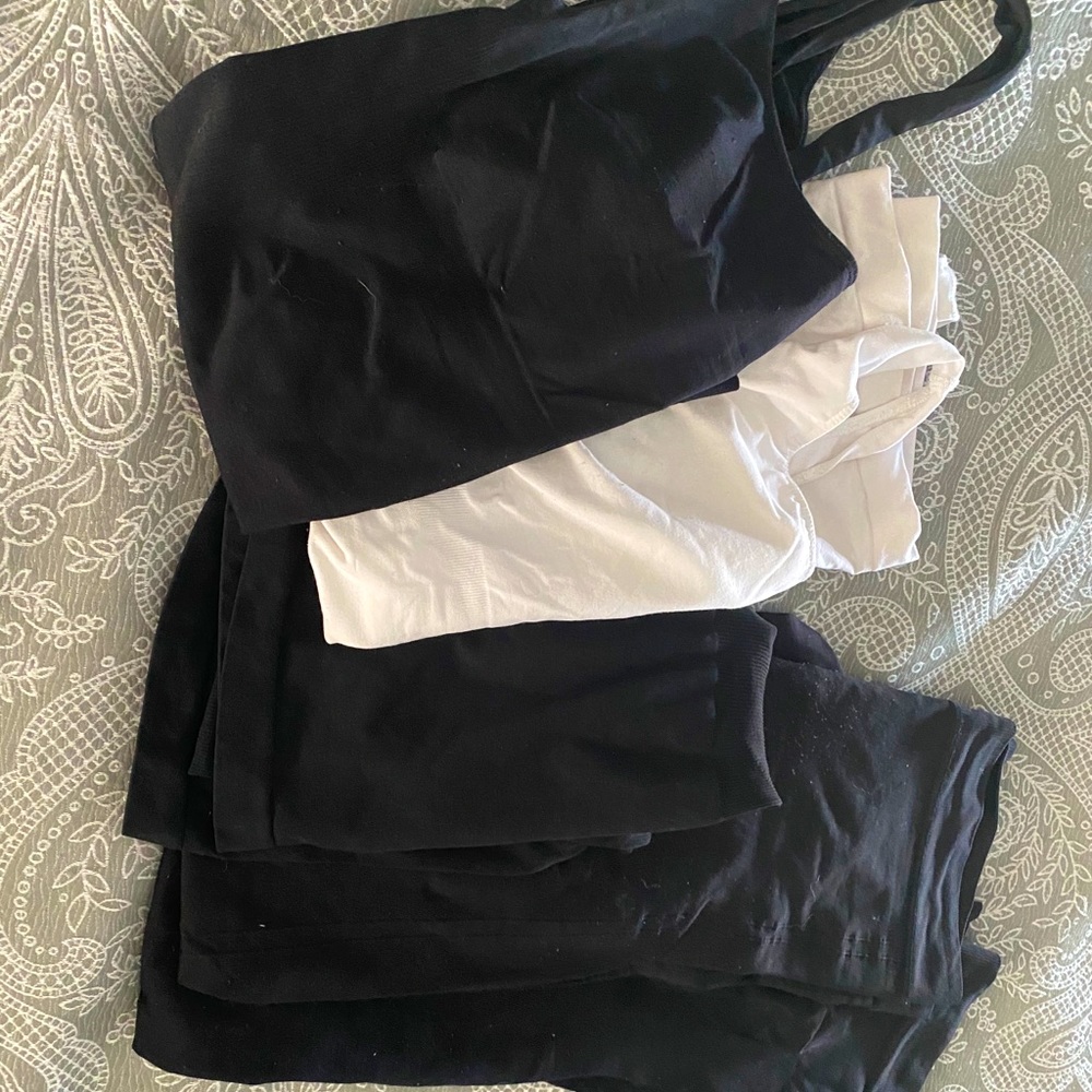 Blanqi Maternity  clothes bundle size medium